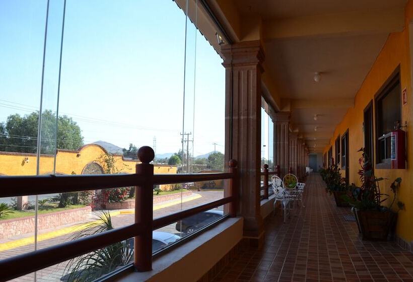 هتل Teotihuacan