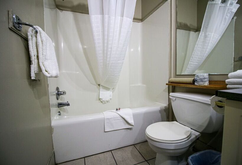 מוטל Bighorn Inn & Suites