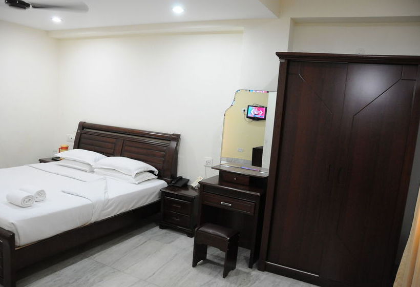 بنسيون Lloyds Guest House  Royapettah