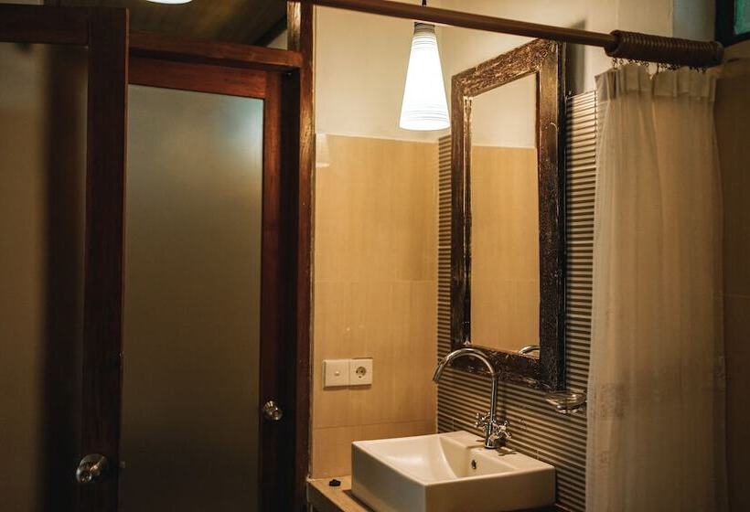 منتجع Amed Cafe & Hotel Kebun Wayan