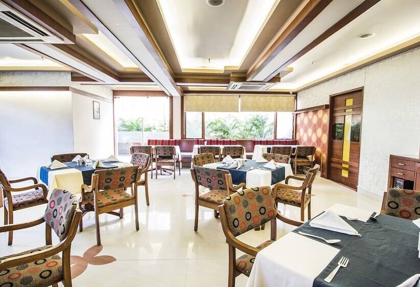 리조트 Fabhotel Amrit Residency