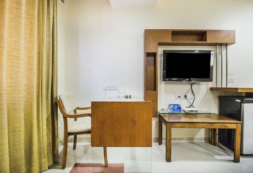 리조트 Fabhotel Amrit Residency