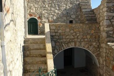Spitakia