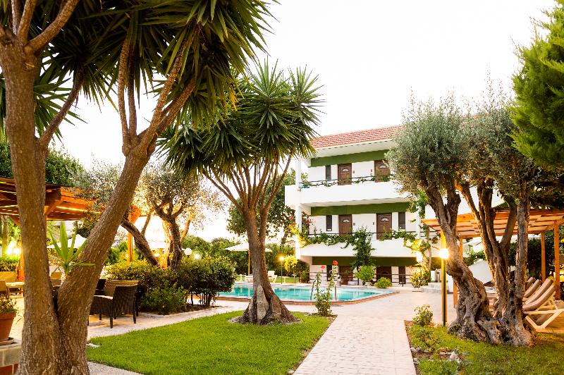 Terinikos Sunny Garden Hotel Junior Suites