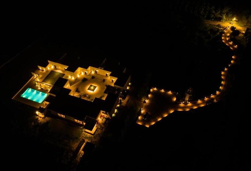 Отель Guldaar A Luxury Forest Retreat