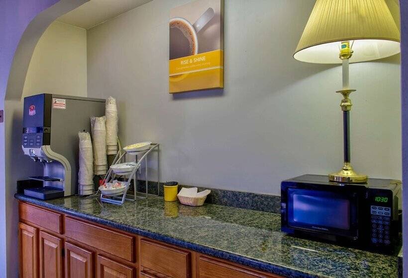 בית מלון כפרי Studio 6 Birmingham Al Medical Center