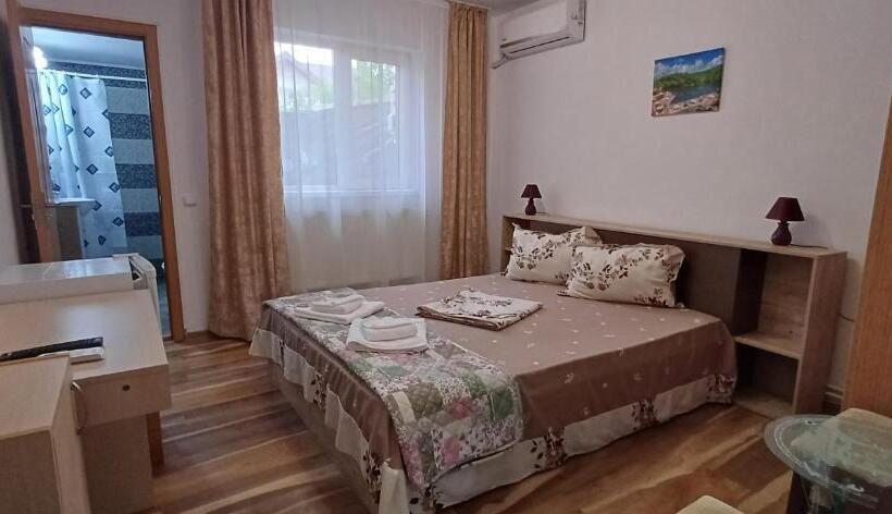 פנסיון Casa Ella