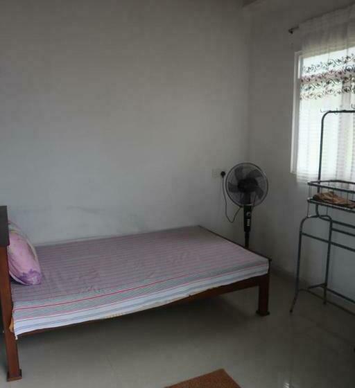 پانسیون Little Mount Guest House