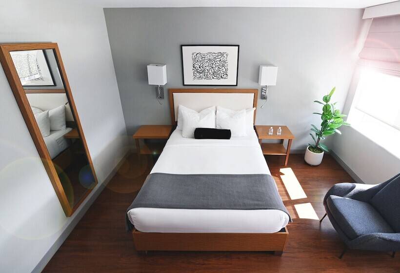 Edge  Washington Heights