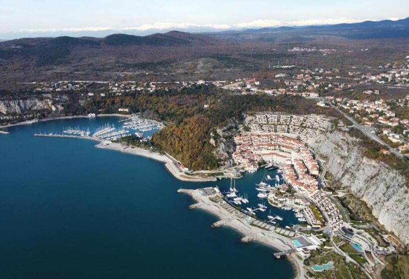 هتل Tivoli Portopiccolo Sistiana Wellness Resort & Spa