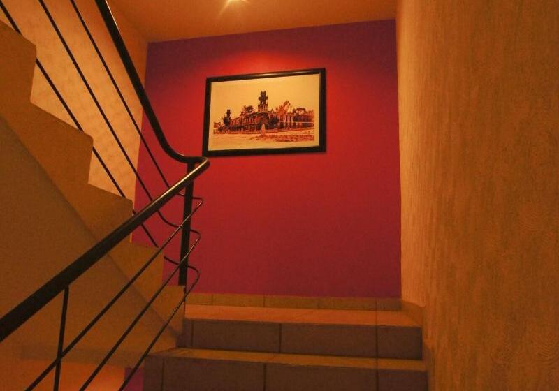 First Inn Hotel & Business