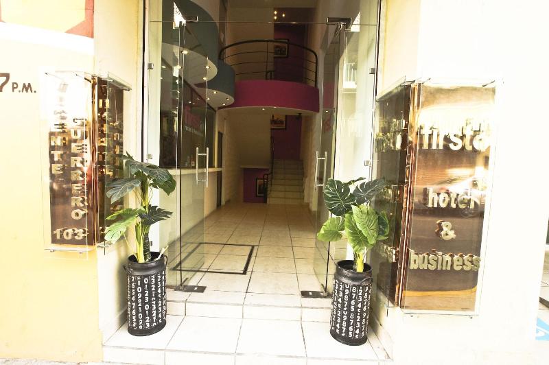 First Inn Hotel & Business