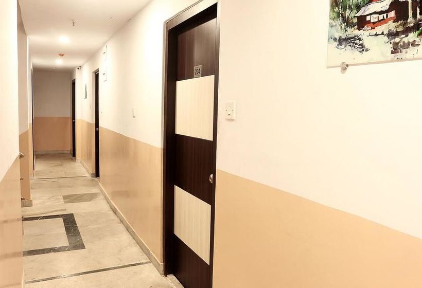 Отель Oyo Premium Cmri Kolkata