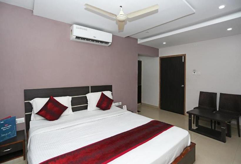 هتل Oyo Premium Vip Road