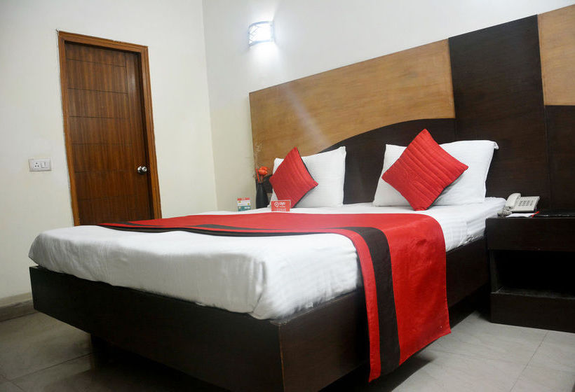 Hotel Oyo Rooms Chhatarpur Metro