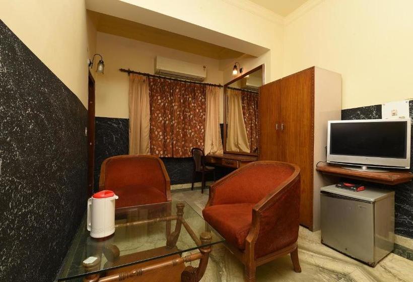 هتل Oyo Rooms Jangpura Post Office