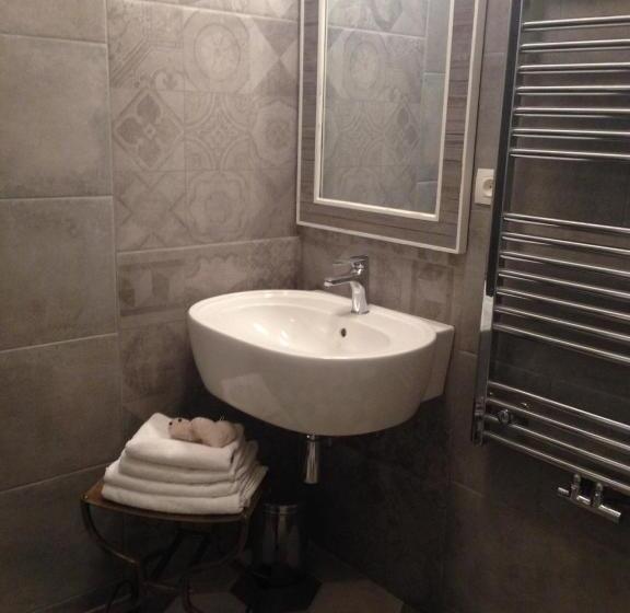 هتل Penzion Kostnický Dům