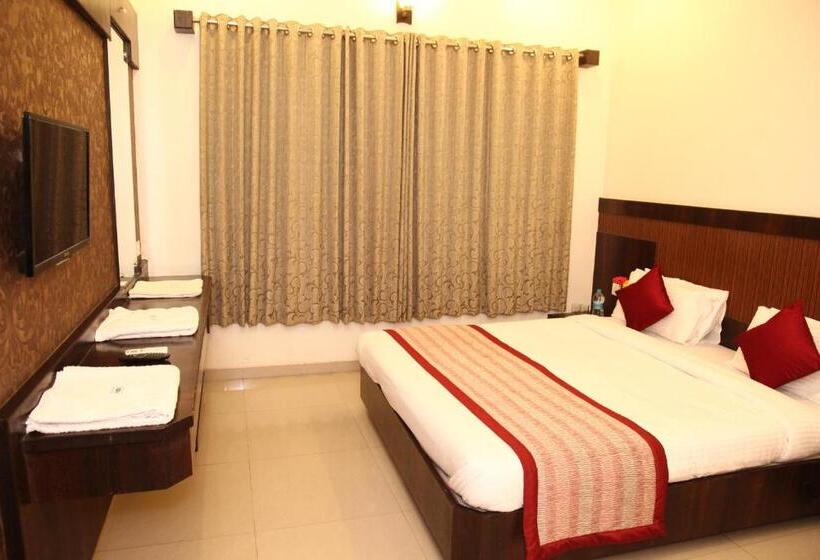 Hotel Sai Ramanand