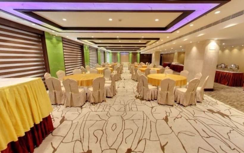 בית מלון כפרי The Byke Suraj Plaza Pure Veg, Thane