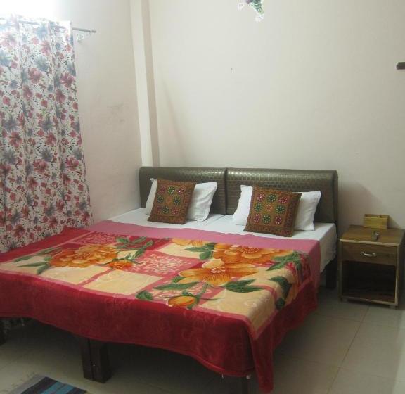 Pension Kedar Guest House  Feel At Home