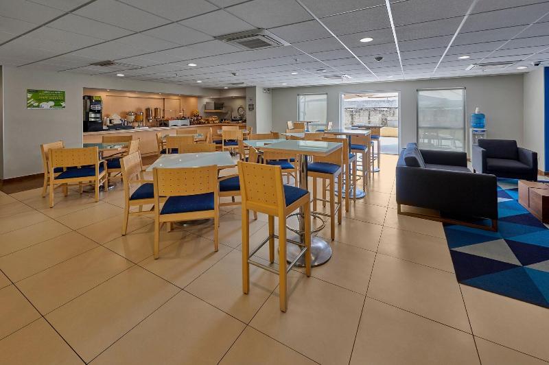 هتل City Express By Marriott Apizaco