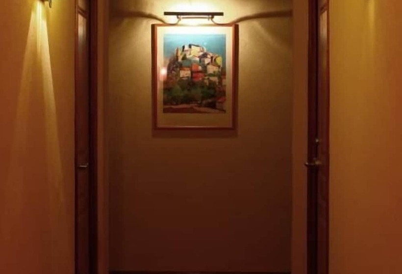 هتل Hôtel Duc De Padoue