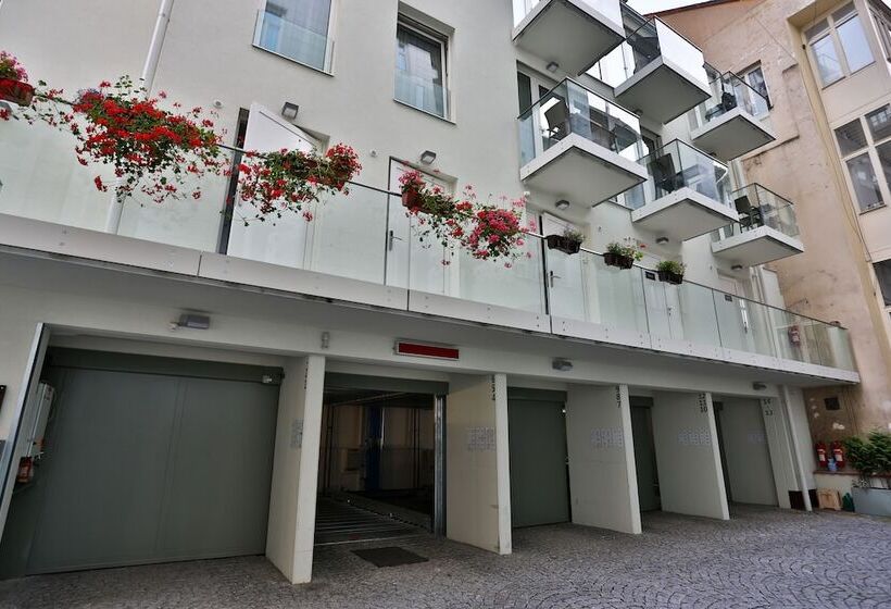 Fotos del hotel James  & Apartments:  24