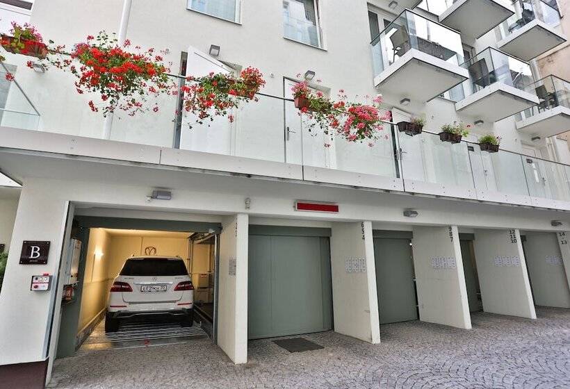 Fotos del hotel James  & Apartments:  15