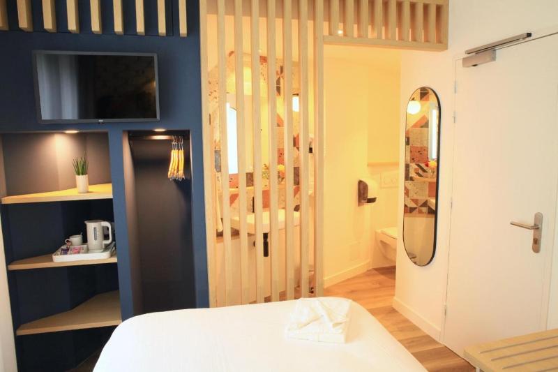 هتل Logis Hôtels  Hôtel Marguerite D Anjou Angers Château