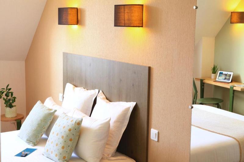 هتل Logis Hôtels  Hôtel Marguerite D Anjou Angers Château