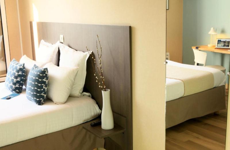 هتل Logis Hôtels  Hôtel Marguerite D Anjou Angers Château