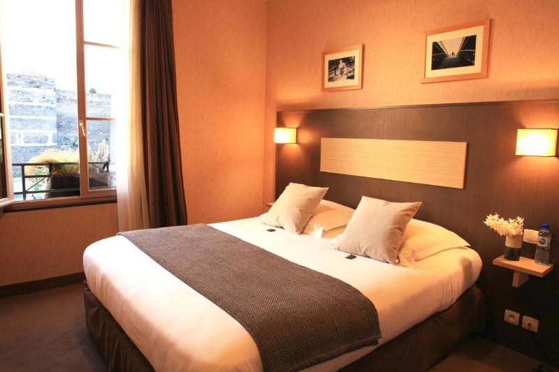 هتل Logis Hôtels  Hôtel Marguerite D Anjou Angers Château