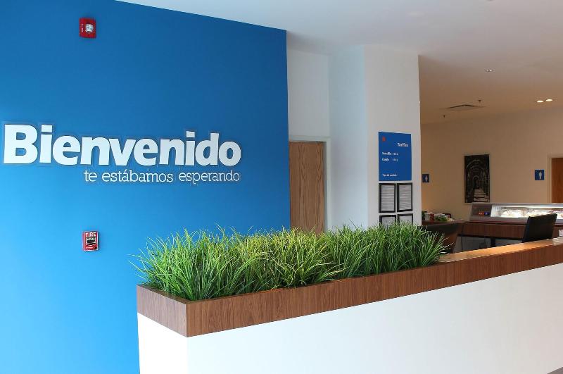 ホテル One Leon Poliforum