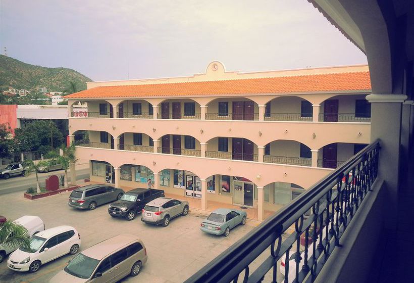 Hotel Plaza Los Arcos