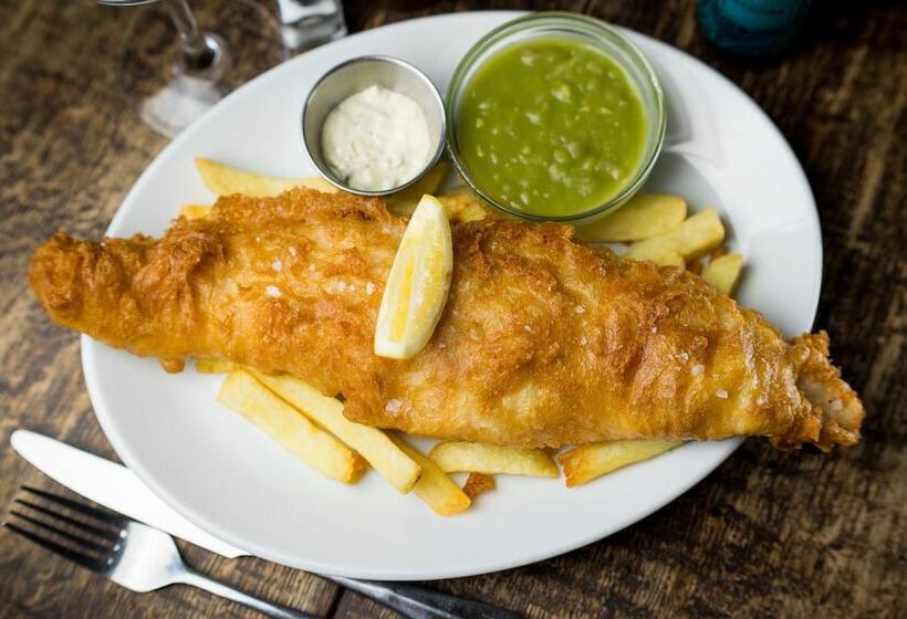 هتل The Assheton Arms