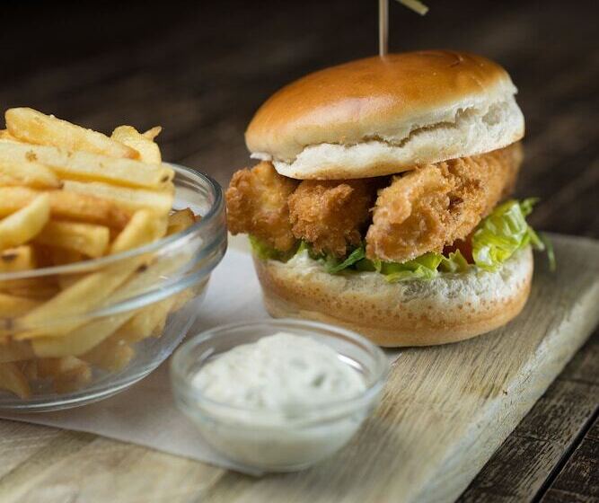 هتل The Assheton Arms