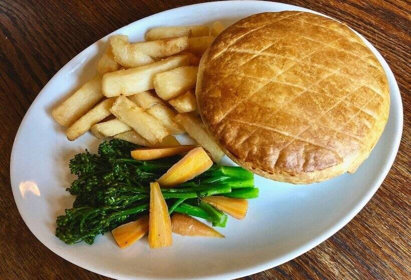 هتل The Assheton Arms