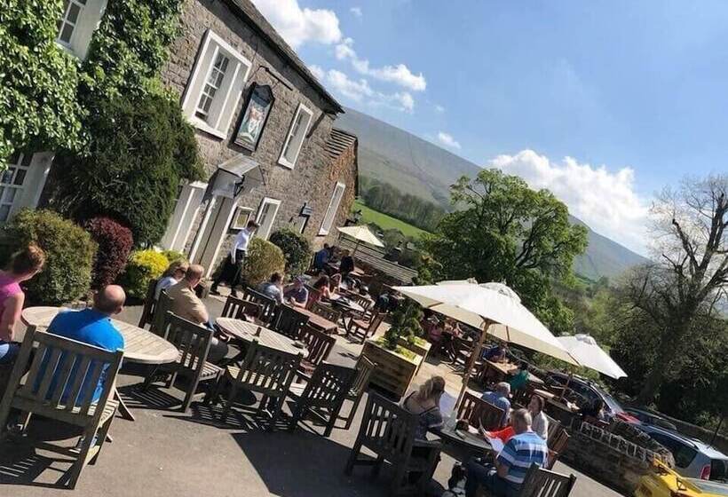 هتل The Assheton Arms