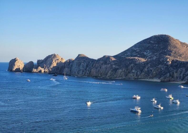 Marina Cabo Plaza