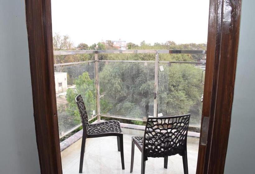فندق Shankar Residency, Akkalkot