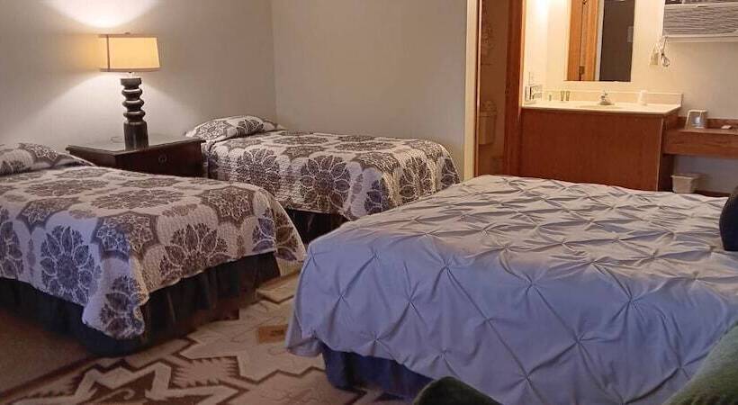 מוטל Furnas County Lodging