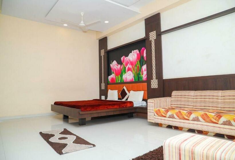 Omkar Resort And Lawns