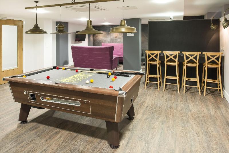 هاستل Destiny Student Holyrood