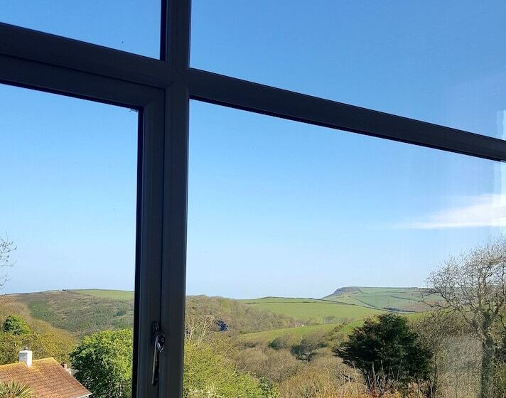 تختخواب و صبحانه Boscastle House