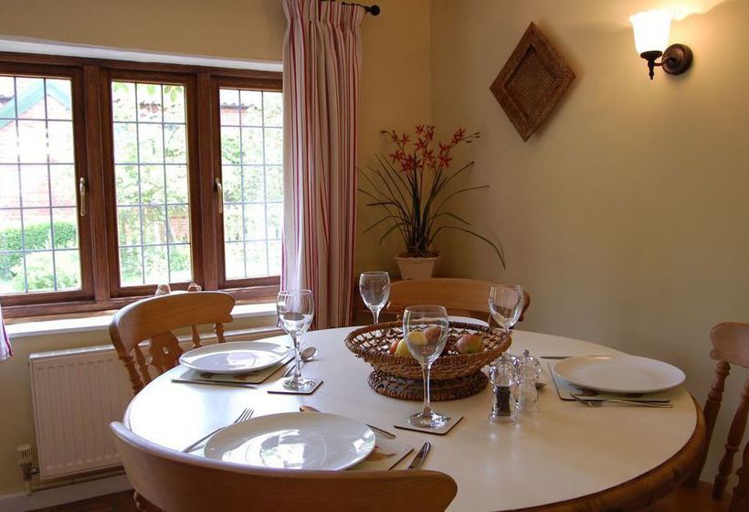 مبيت وإفطار Hare Lodge