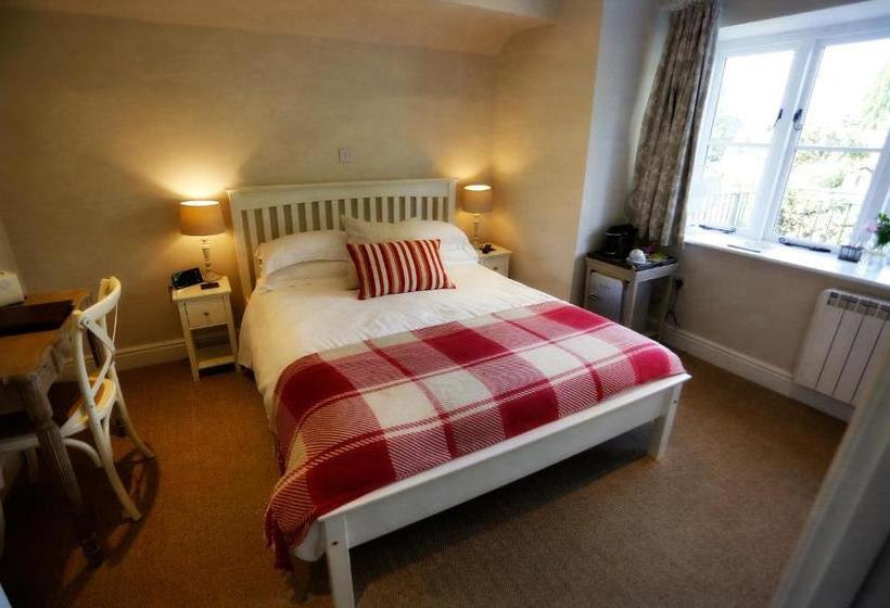 تختخواب و صبحانه Langaller Manor House
