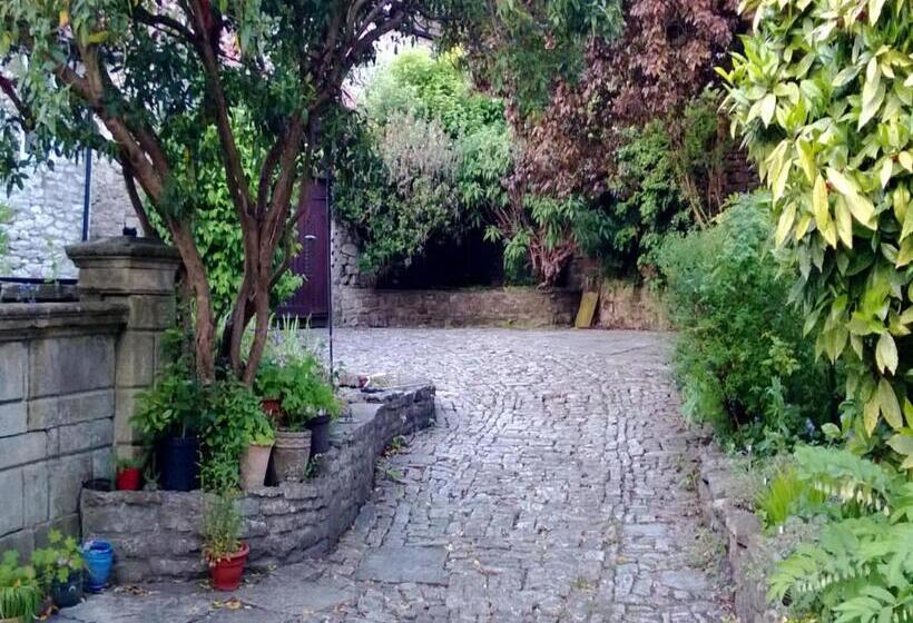 住宿加早餐  Longbridge House