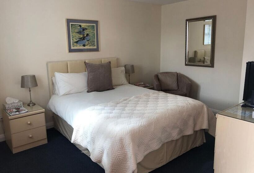 مبيت وإفطار Newent Golf Club And Lodges