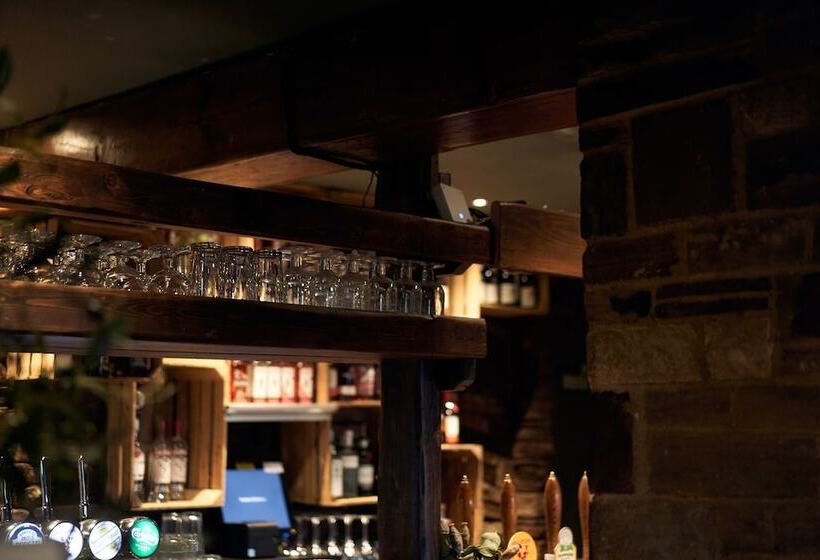 هتل The Alma Inn