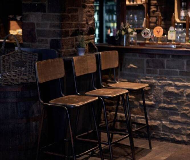 هتل The Alma Inn